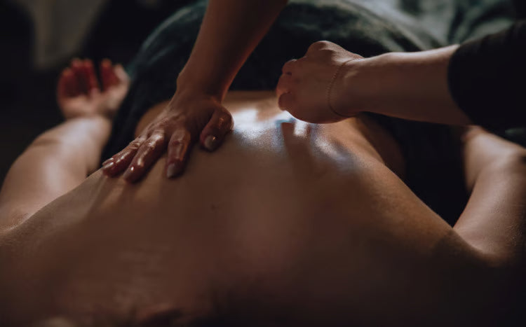 Najlepszy prezent dla niej i dla niego: 10 powodów, dla których voucher SPA to strzał w dziesiątkę